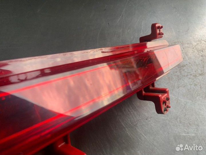 Фонарь противотуманный задний Genesis G70 седан