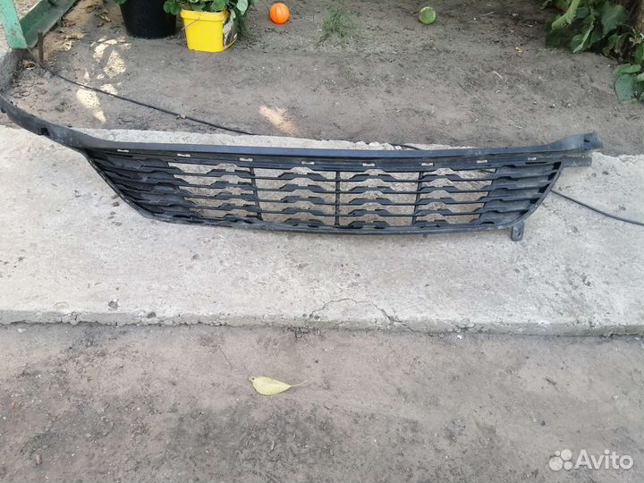 Решетка бамбера Kia Rio 3