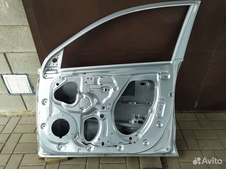 Дверь передняя правая Kia Rio 4 (оригинал)