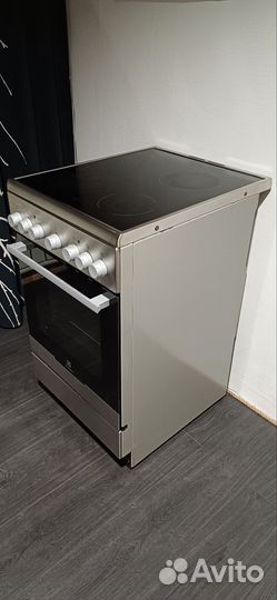 Плита стеклокерамика Electrolux