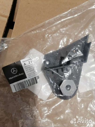 Крепление фары Мерседес