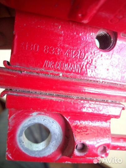 Петля двери задняя правая Skoda Octavia tour 2008