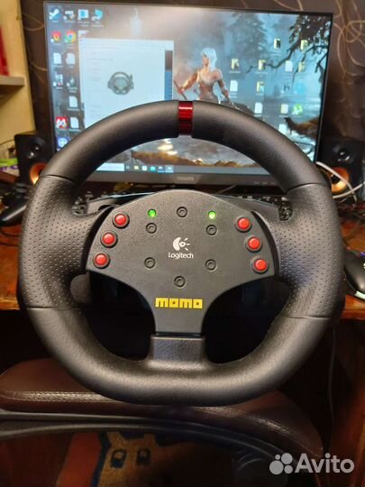 Руль Logitech Momo Racing