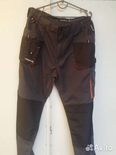 Роба Strauss, mascot