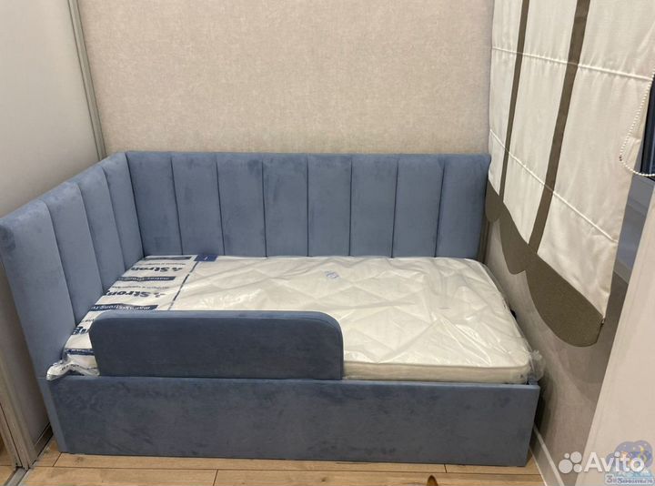 Детская кровать с ящиками