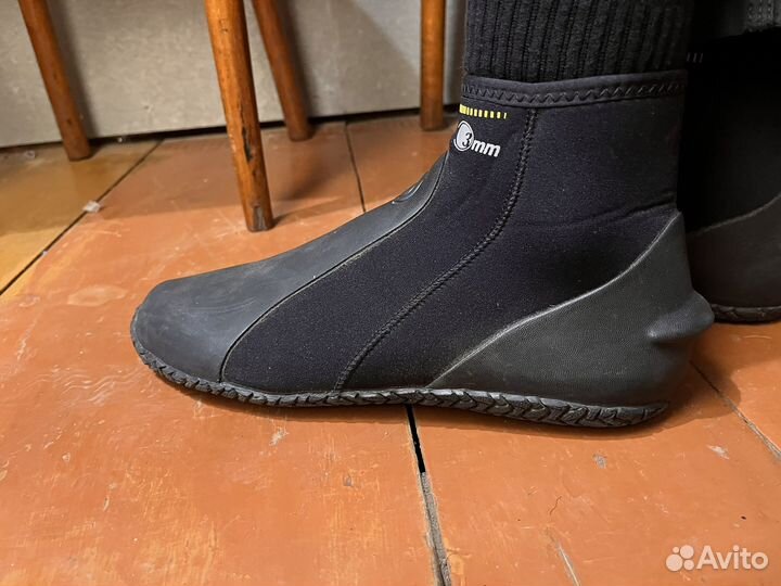 Неопреновые ботинки 44