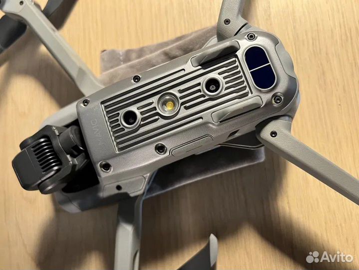 Квадрокоптер DJI Mavic Air2 Fly More Combo