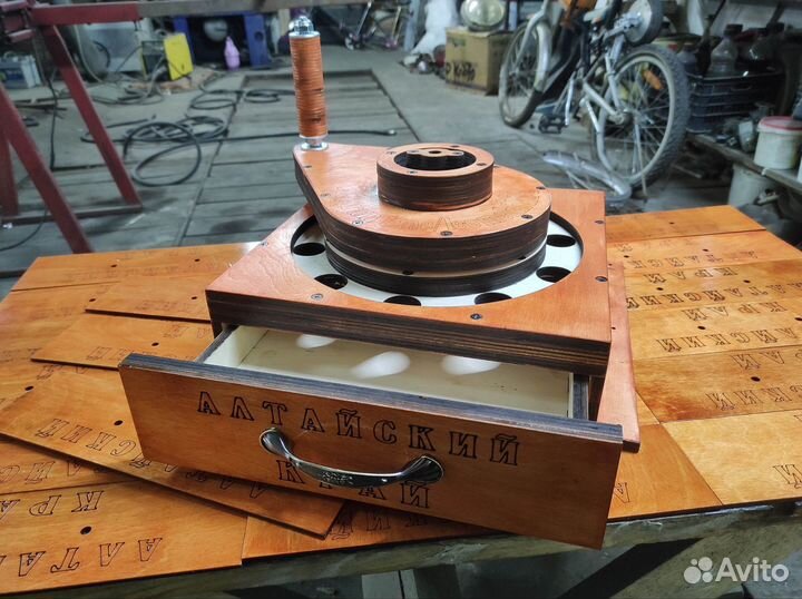 Мельница для зерна ручная жерновая домашняя