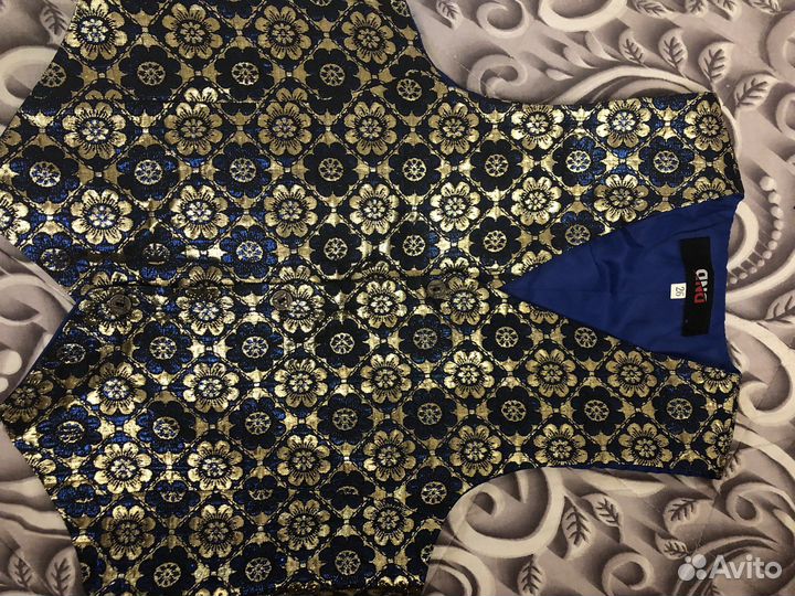 Нарядная жилетка для мальчика