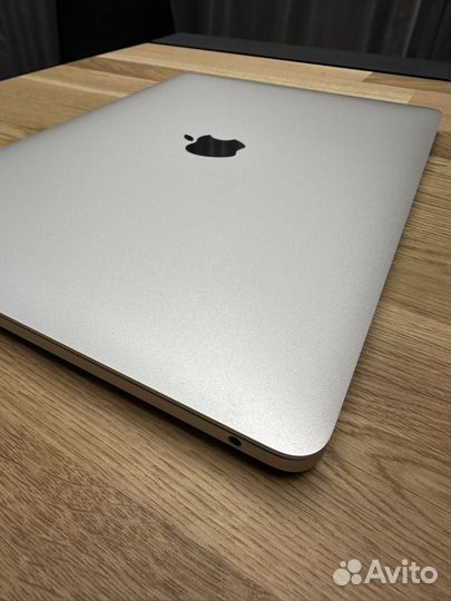 Apple MacBook Pro 13 2019 touch bar