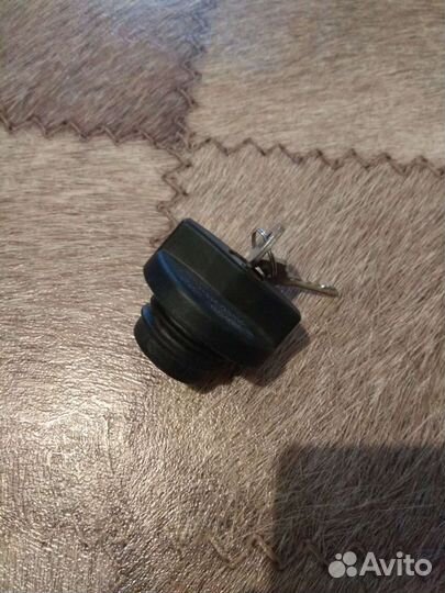 Крышка бензобака с замком