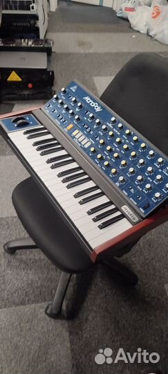 Аналоговый синтезатор Beringer MonoPoly