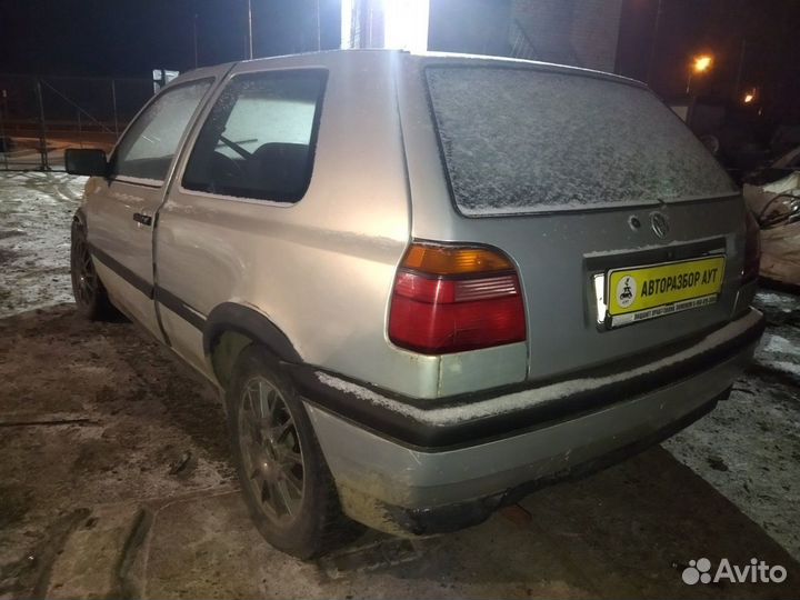 Поворотный кулак правый WV golf 3