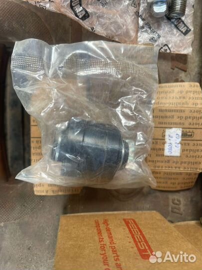 Сайлентблоки рычагов задней подвески