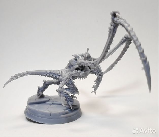 Миниатюра Warhammer 40000 Ликтор/Lictor