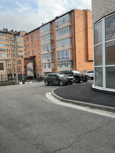 2-к. квартира, 66 м², 8/12 эт.