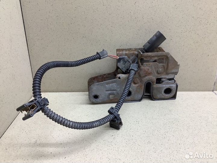 Замок капота Volkswagen Caddy BST 2008