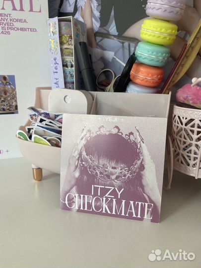 Открытка голографическая йеджи