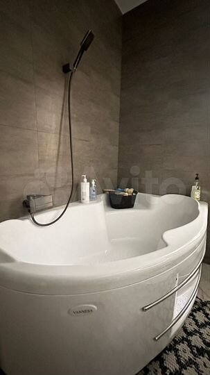 2-к. квартира, 74 м², 6/16 эт.