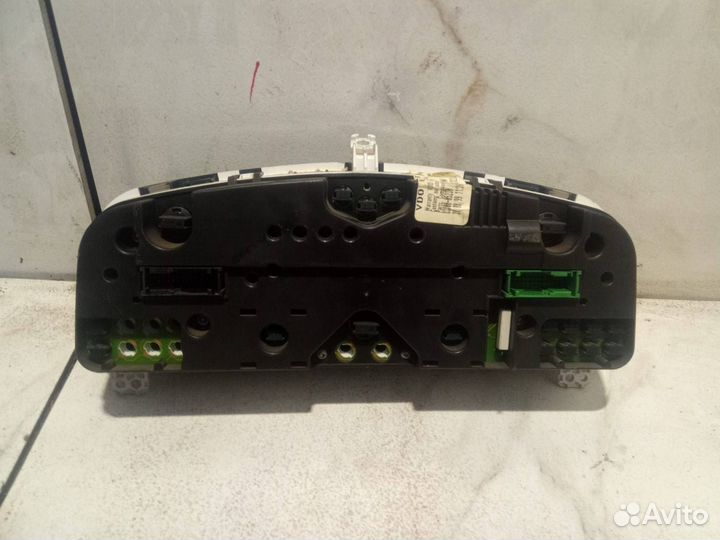 Панель приборов (щиток) Toyota Avensis (T220)