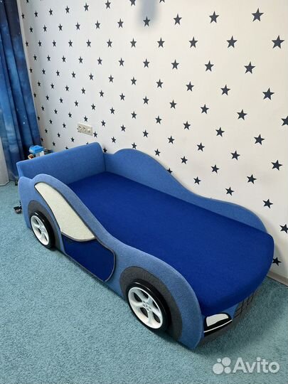 Детская кровать машинка