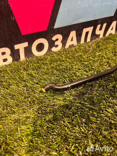 Держатель капота Fiat 124 2018