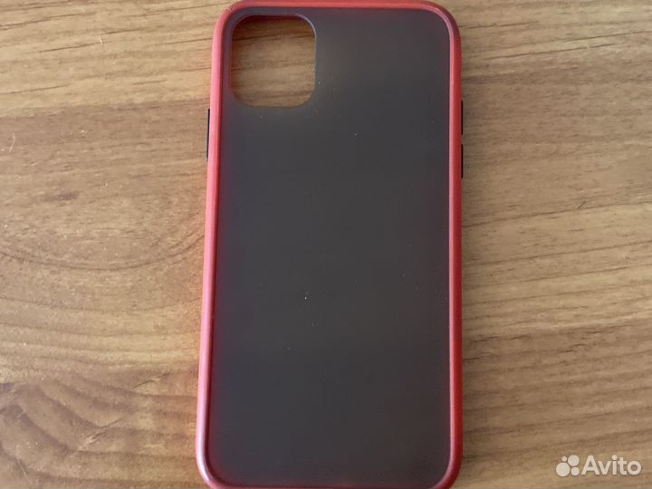 Чехлы iPhone 11