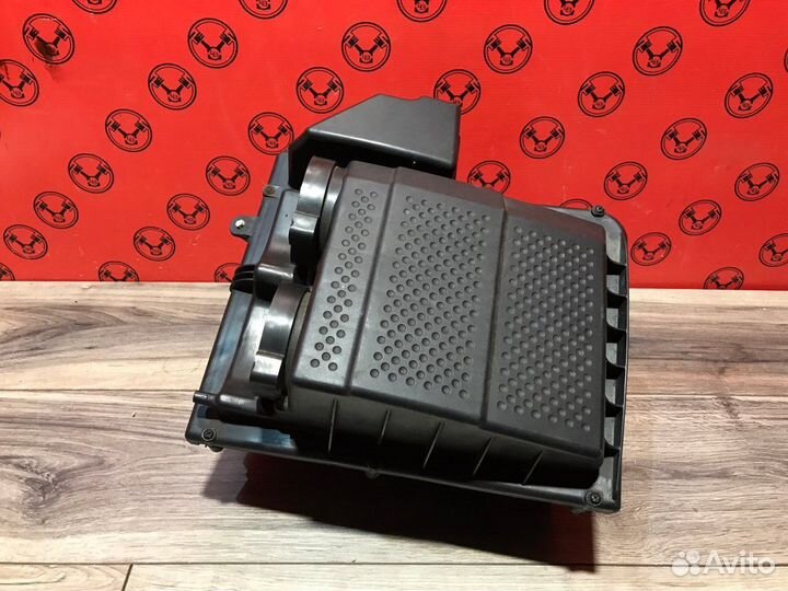 Корпус воздушного фильтра Land Rover Discovery 4