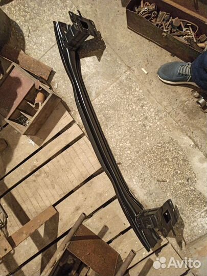 Усилитель заднего бампера Тигуан 2