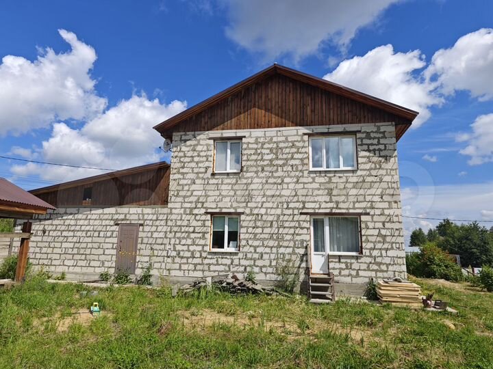 Дом 220 м² на участке 14,5 сот.