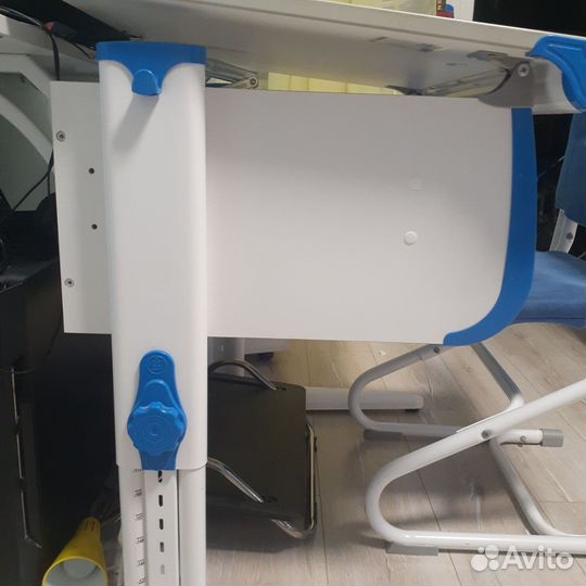 Растущая парта и стул Деми