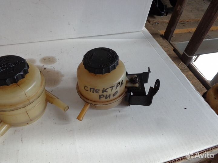 KIA Spectra Rio 1,2 Бачок Гидроусилителя б/у