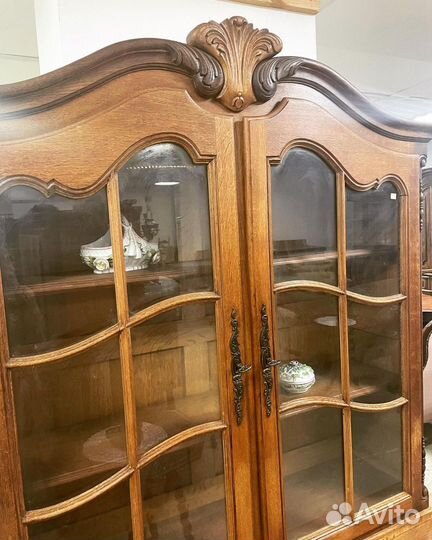 Буфеты и серванты старинные