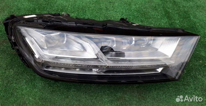 Фара правая матричная Audi Q7 4M