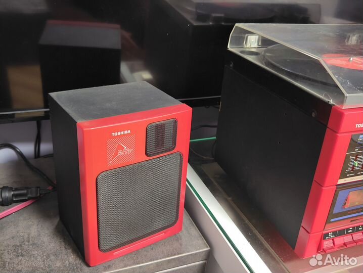 Музыкальный центр с проигрывателем винила