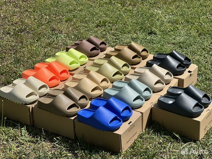 Тапочки шлепанцы Adidas Yeezy Slide (все цвета)