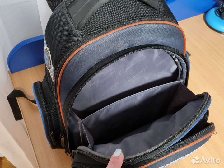 Рюкзак школьный hummingbird