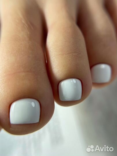 Маникюр, педикюр, наращивание ногтей