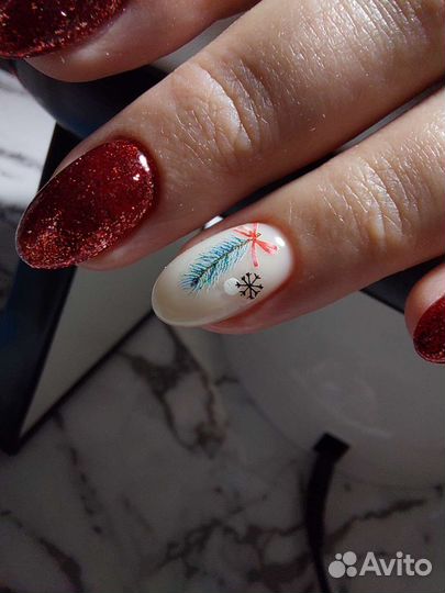 Начинающий мастер маникюра