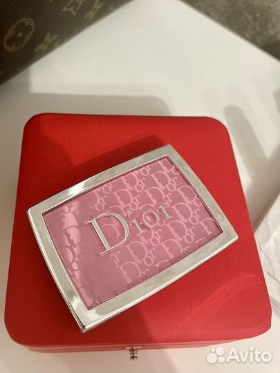 Румяна dior backstage 001 б/у