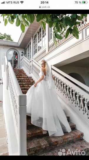 Свадебное платье 44