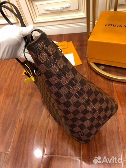 Сумка Louis Vuitton Neverfull MM