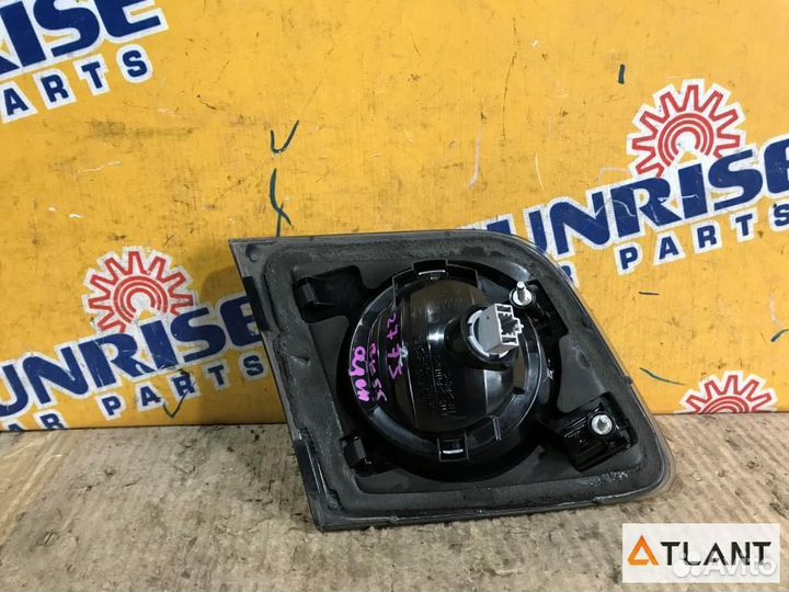 Стоп-вставка правая mazda axela