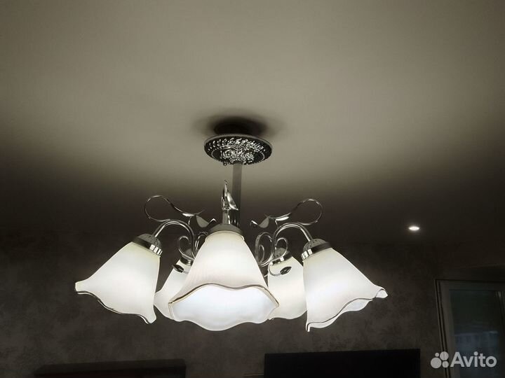 Люстра потолочная