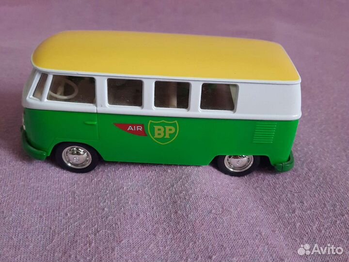 Модель микроавтобуса Фольксваген Т1 Transporter