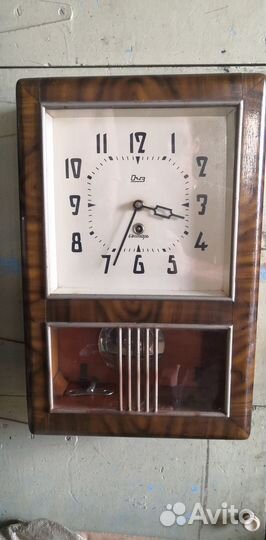 Настенные механические часы очз
