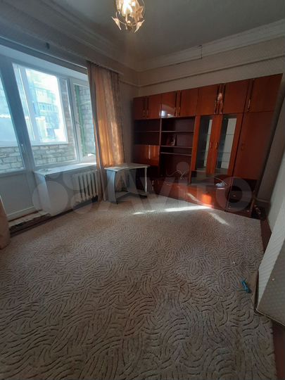 Комната 24 м² в 3-к., 1/2 эт.