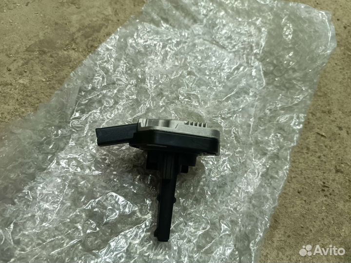 Датчик уровня масла vag vw Audi Hella
