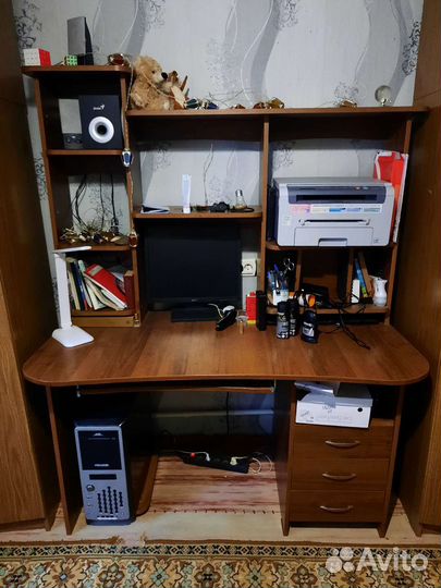 Компьютерный стол