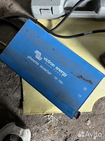 Инвертор 12 220